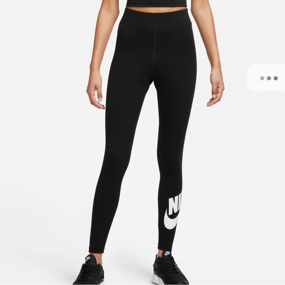 Nike Women's Black High-Waisted Leggings